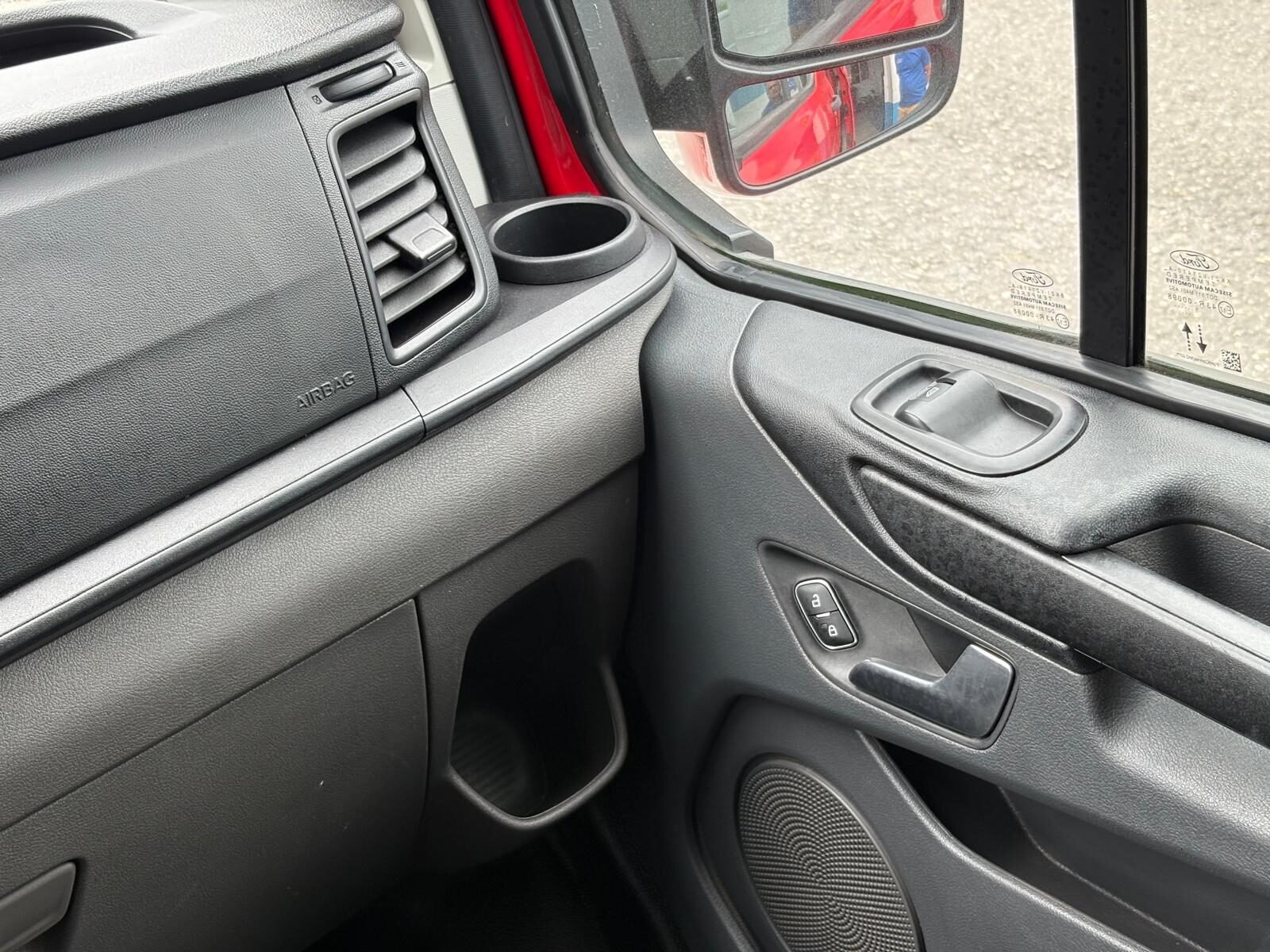 FORD Transit Custom 2.0 TdCI Kombi 1 Ambiente Hybrid 105