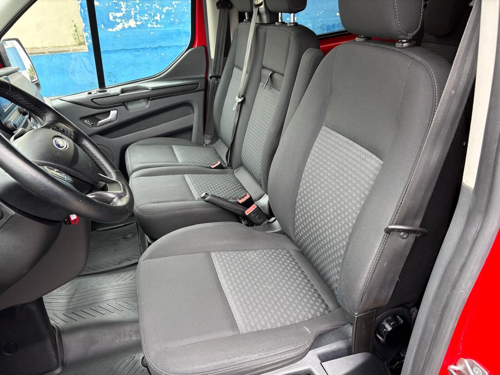 FORD Transit Custom 2.0 TdCI Kombi 1 Ambiente Hybrid 105