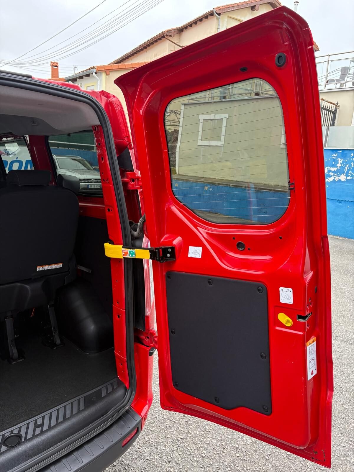 FORD Transit Custom 2.0 TdCI Kombi 1 Ambiente Hybrid 105