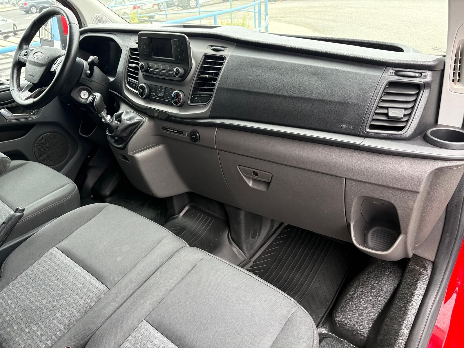 FORD Transit Custom 2.0 TdCI Kombi 1 Ambiente Hybrid 105