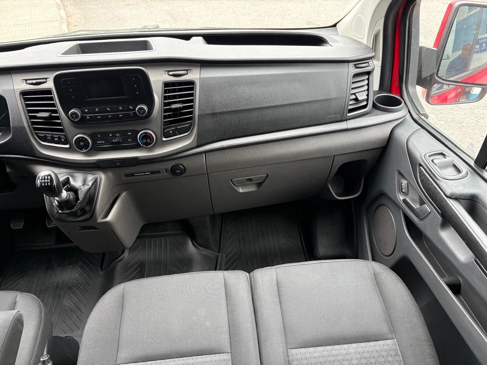 FORD Transit Custom 2.0 TdCI Kombi 1 Ambiente Hybrid 105