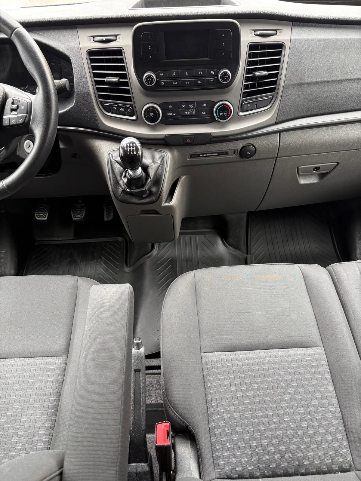 FORD Transit Custom 2.0 TdCI Kombi 1 Ambiente Hybrid 105
