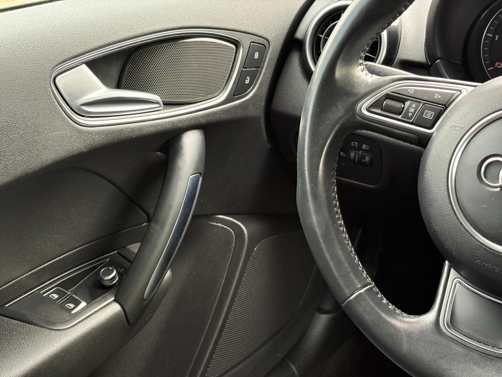 AUDI A1 1.4 TDI Ultra Attraction S-Line 90
