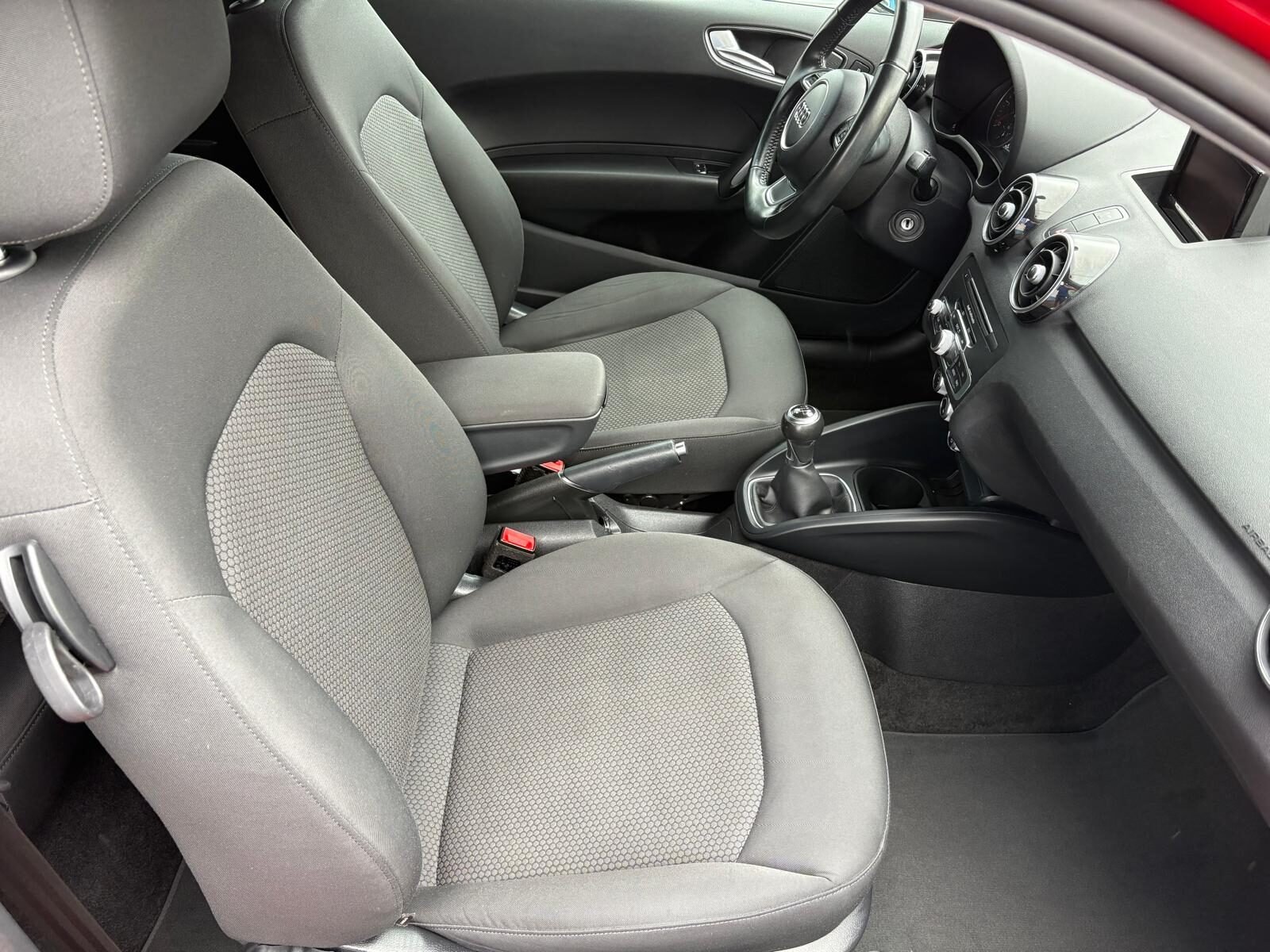 AUDI A1 1.4 TDI Ultra Attraction S-Line 90