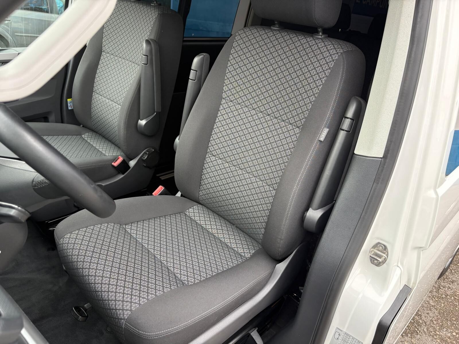 VOLKSWAGEN California 2.0 TDI Outdoor Beach Camper 150