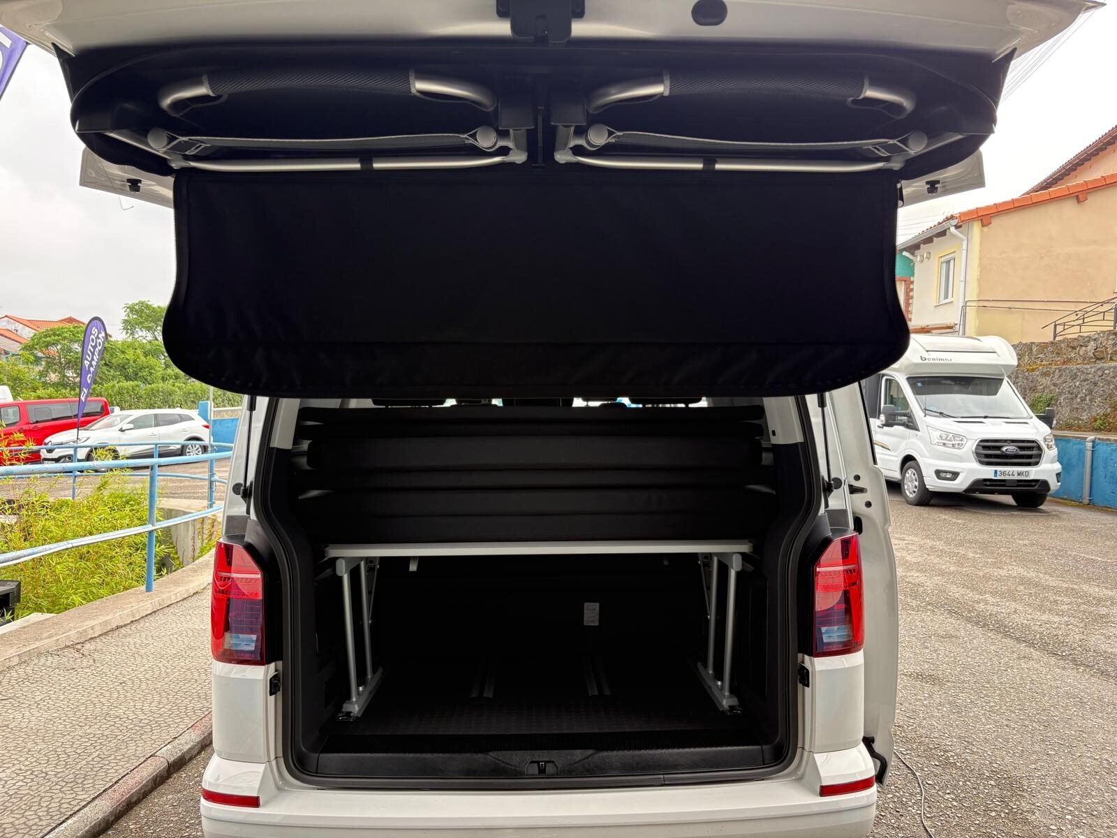 VOLKSWAGEN California 2.0 TDI Outdoor Beach Camper 150