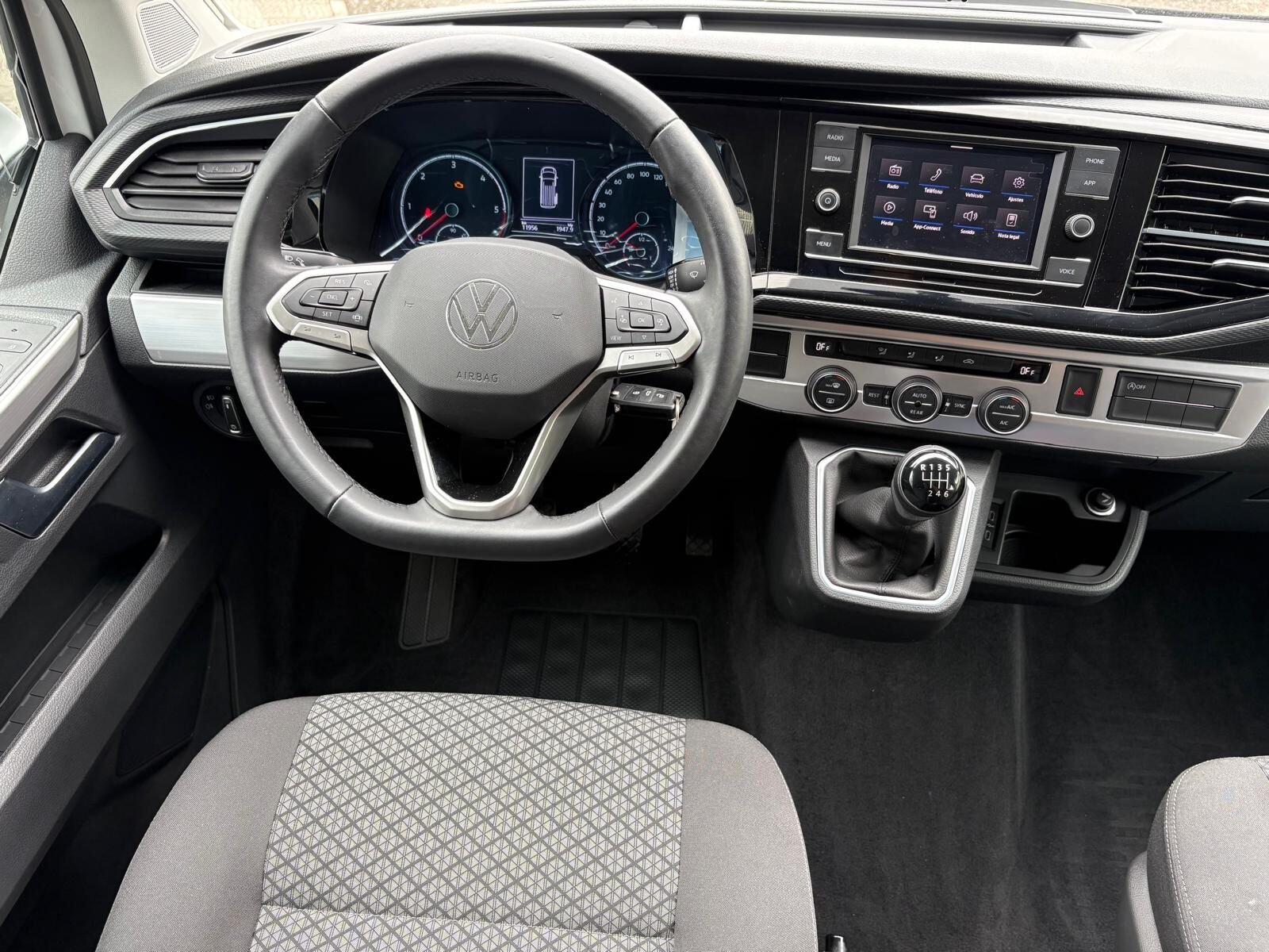 VOLKSWAGEN California 2.0 TDI Outdoor Beach Camper 150