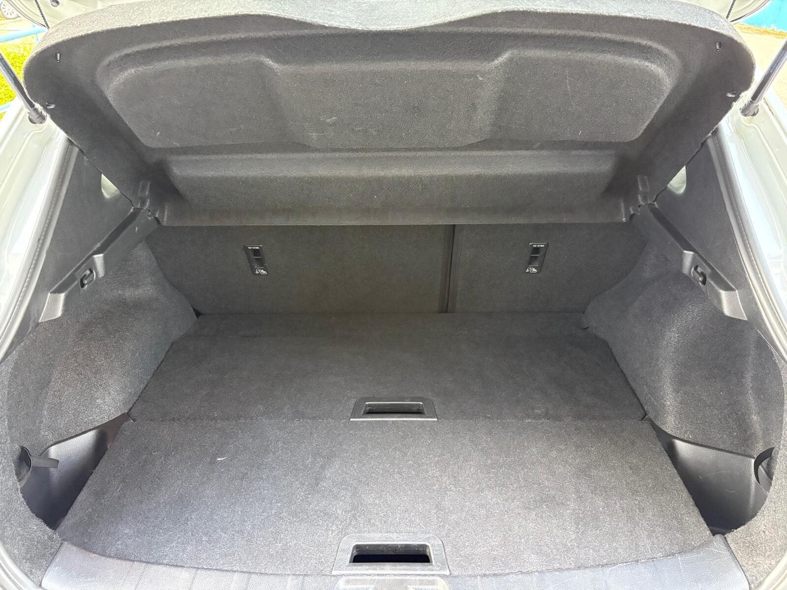 NISSAN QASHQAI 1.2 DIG-T N-Vision 4x2 Xtronic 115