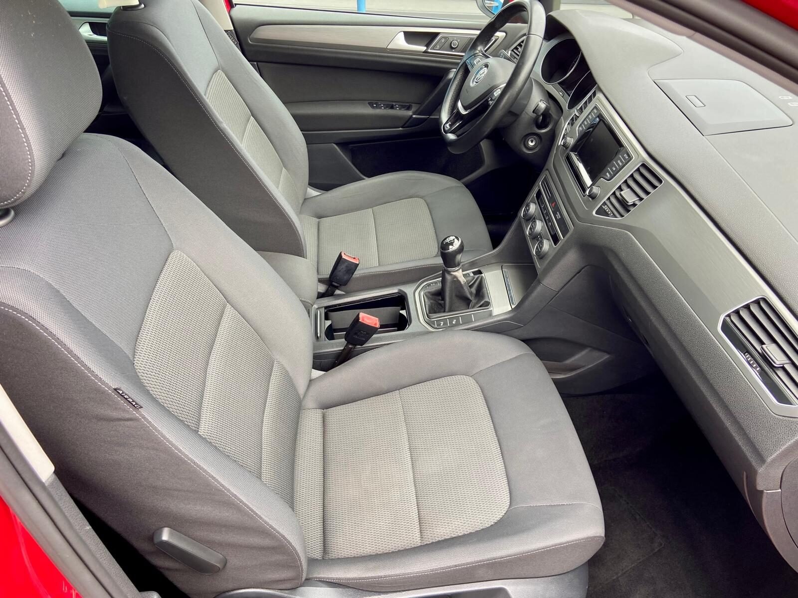 VOLKSWAGEN Golf Sportsvan 1.6 TDI BMT Bluemotion 110