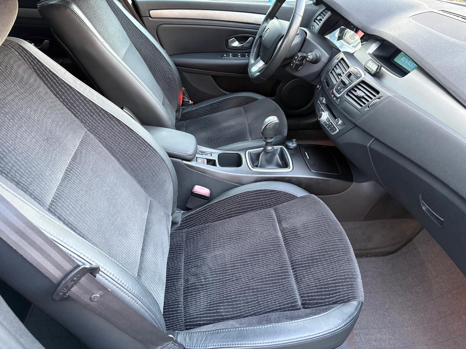 RENAULT Laguna 2.0 dCi Privilege 130