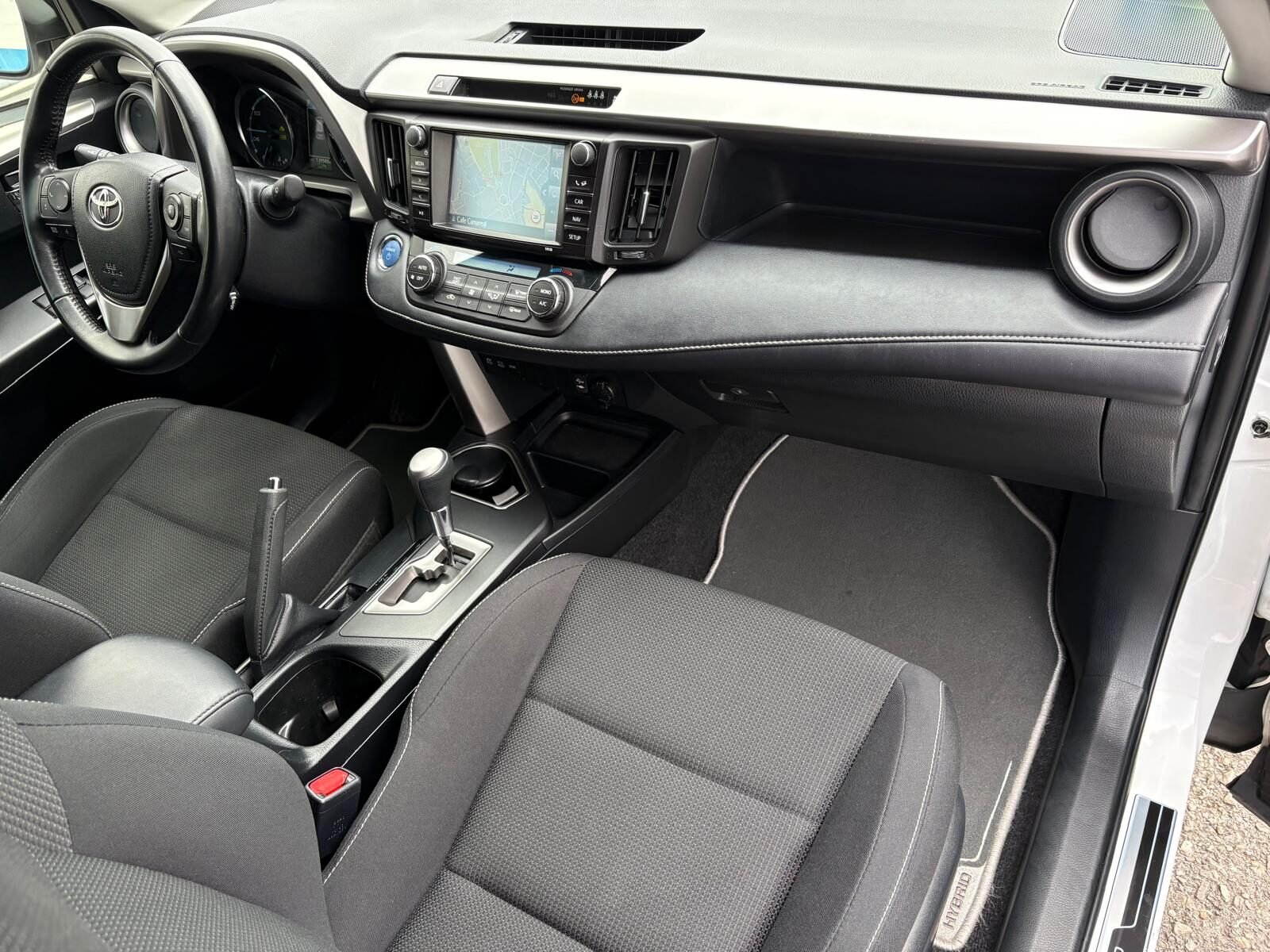 TOYOTA Rav-4 2.5 Hybrid 2WD Advance 197