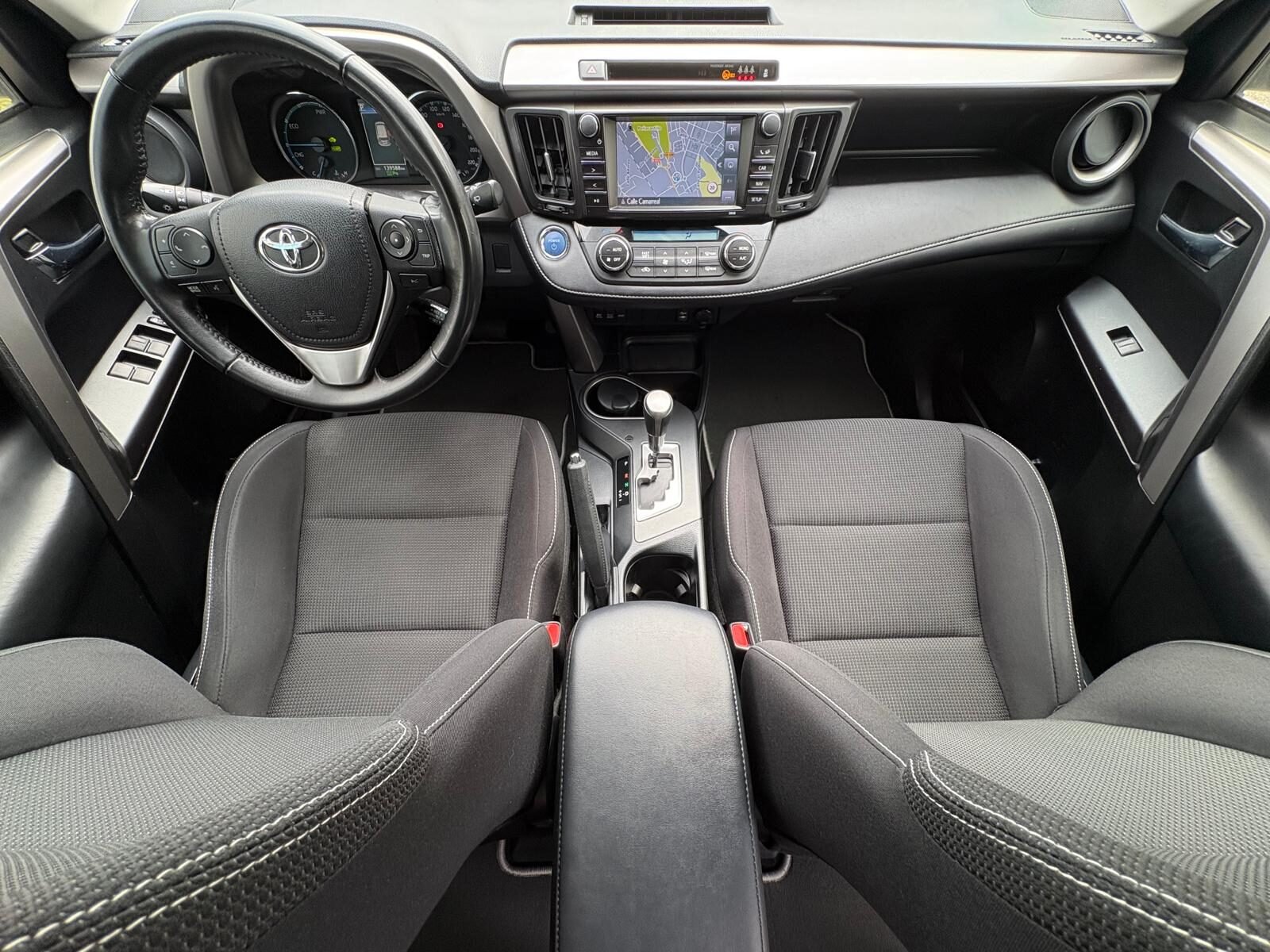 TOYOTA Rav-4 2.5 Hybrid 2WD Advance 197