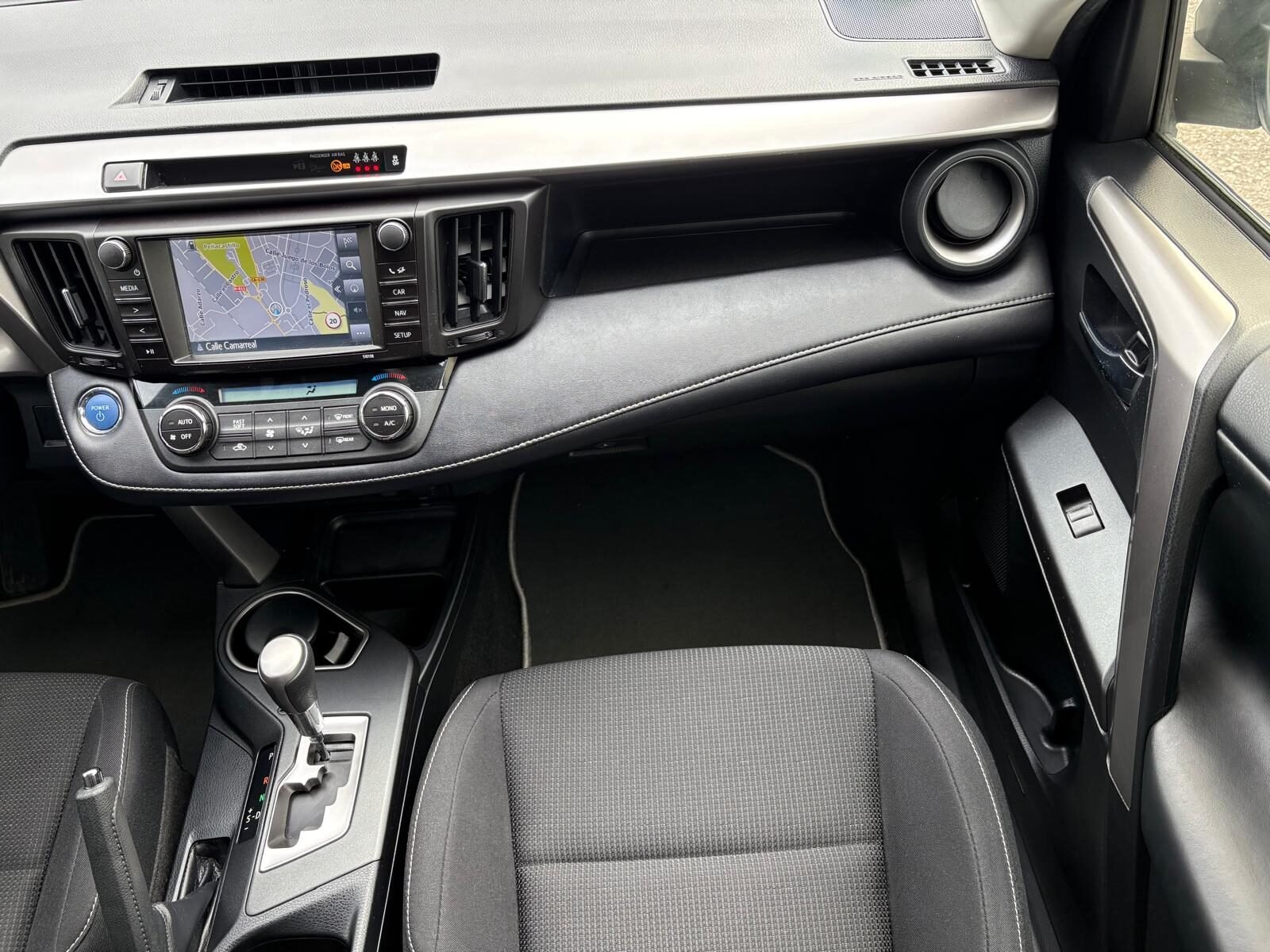 TOYOTA Rav-4 2.5 Hybrid 2WD Advance 197