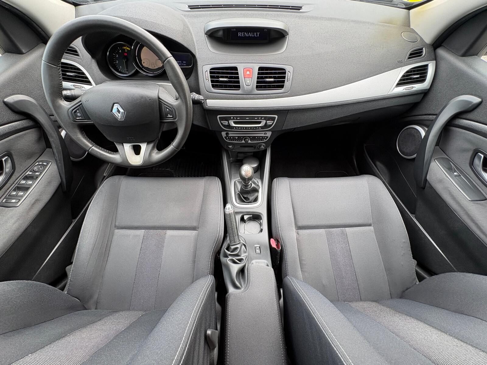 RENAULT Megane 1.5 dCi Dynamique 5p. 105