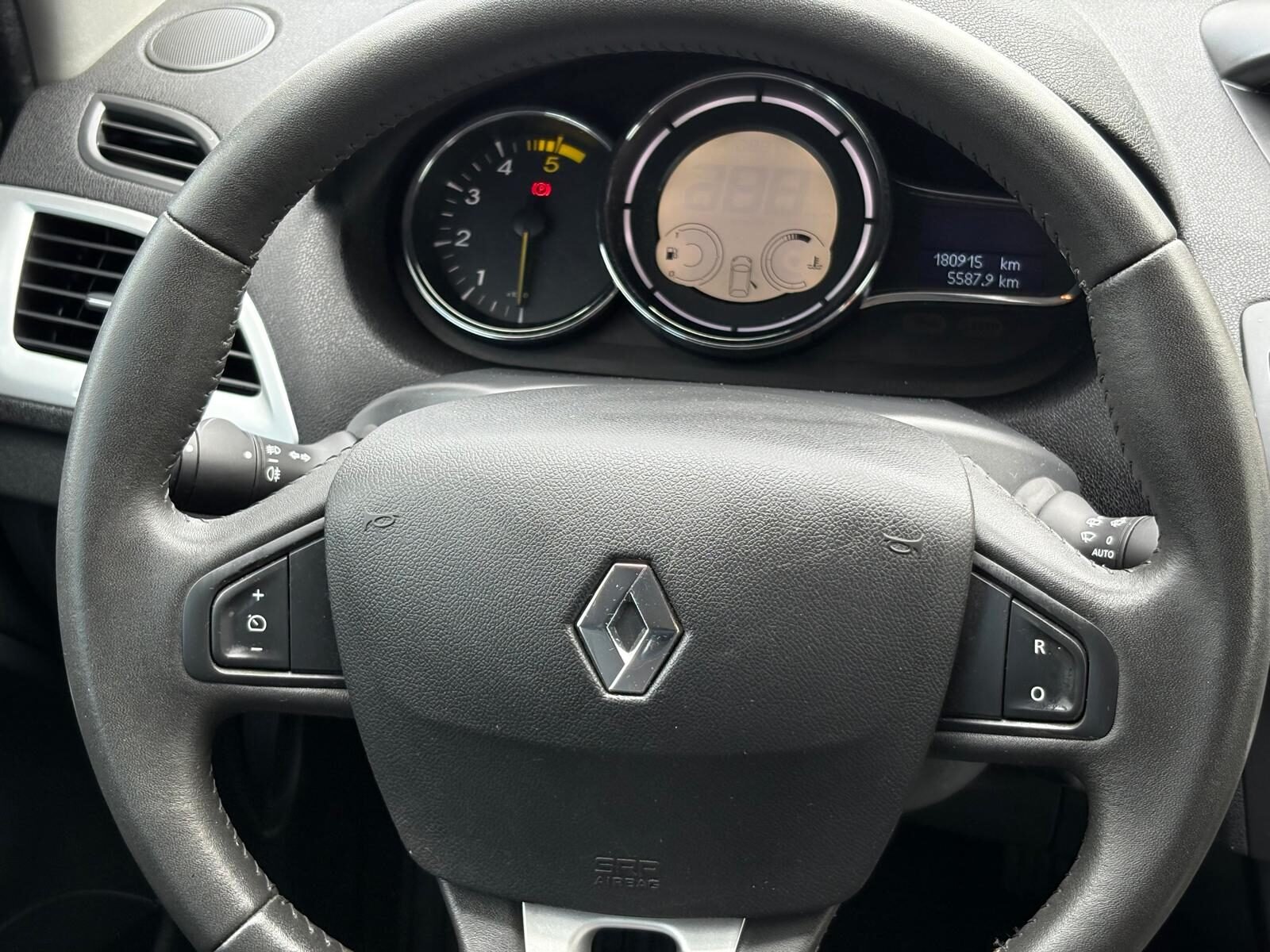 RENAULT Megane 1.5 dCi Dynamique 5p. 105