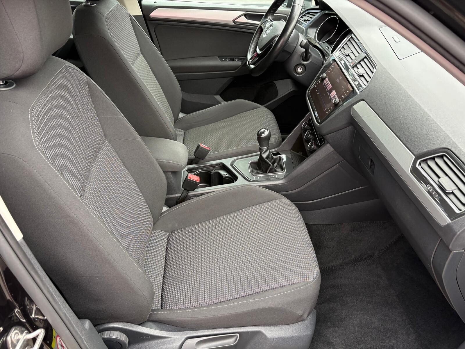 VOLKSWAGEN Tiguan 2.0 TDI Black & White 116