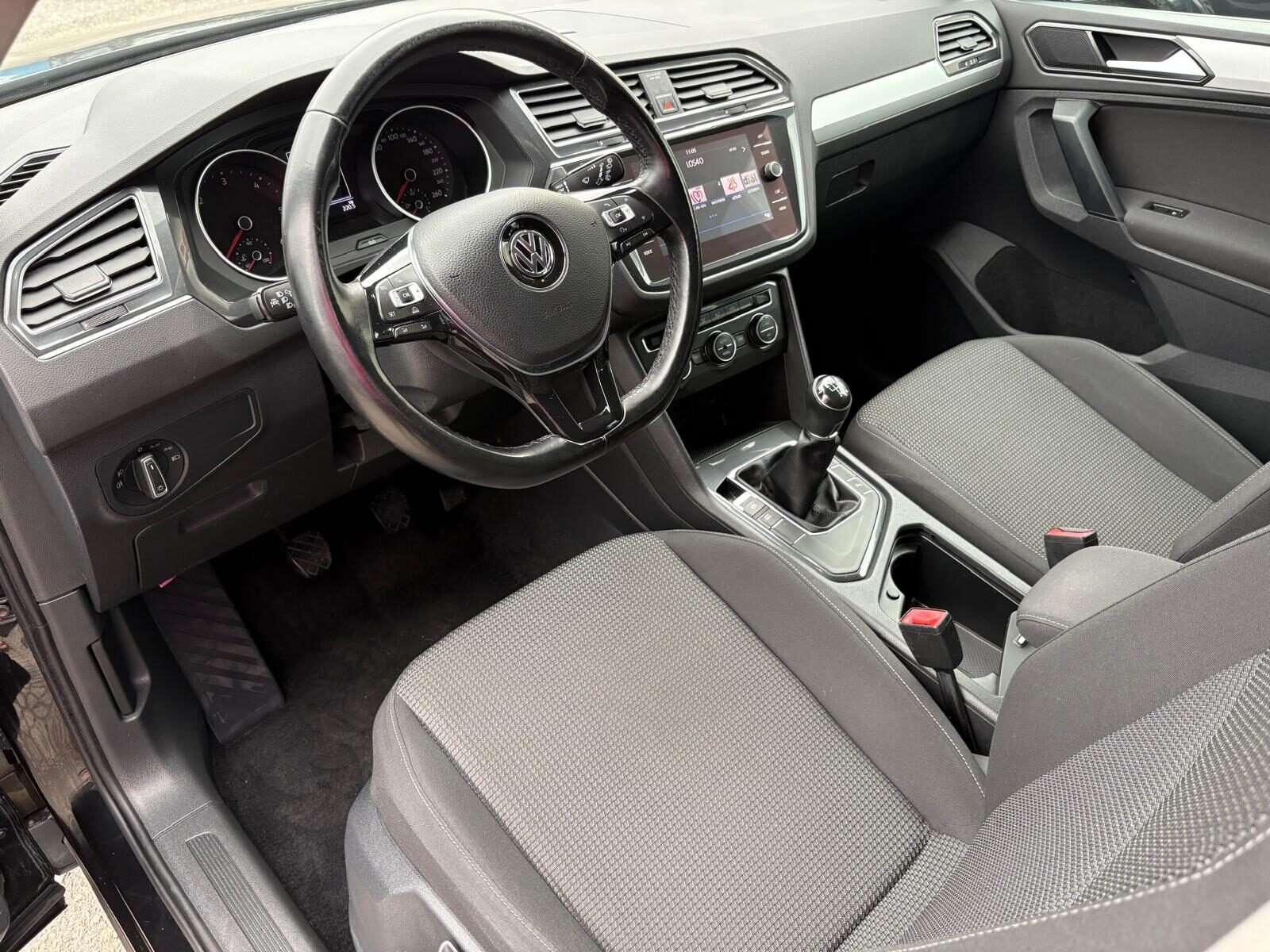 VOLKSWAGEN Tiguan 2.0 TDI Black & White 116