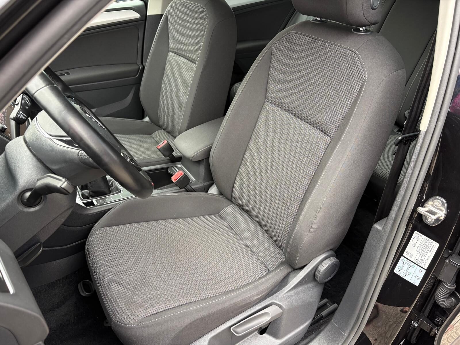 VOLKSWAGEN Tiguan 2.0 TDI Black & White 116