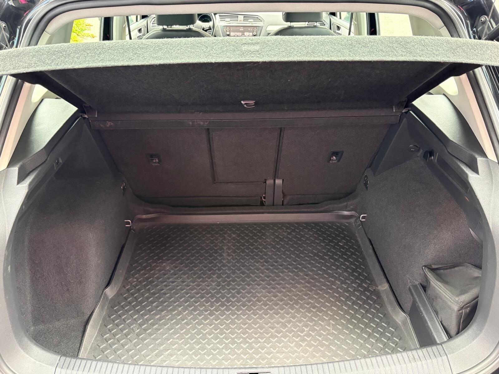 VOLKSWAGEN Tiguan 2.0 TDI Black & White 116
