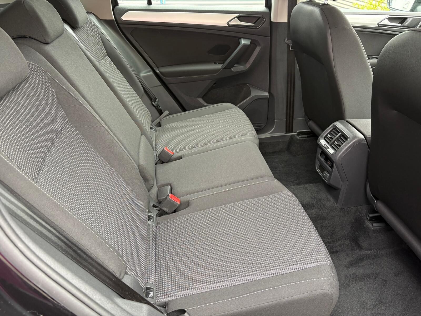 VOLKSWAGEN Tiguan 2.0 TDI Black & White 116