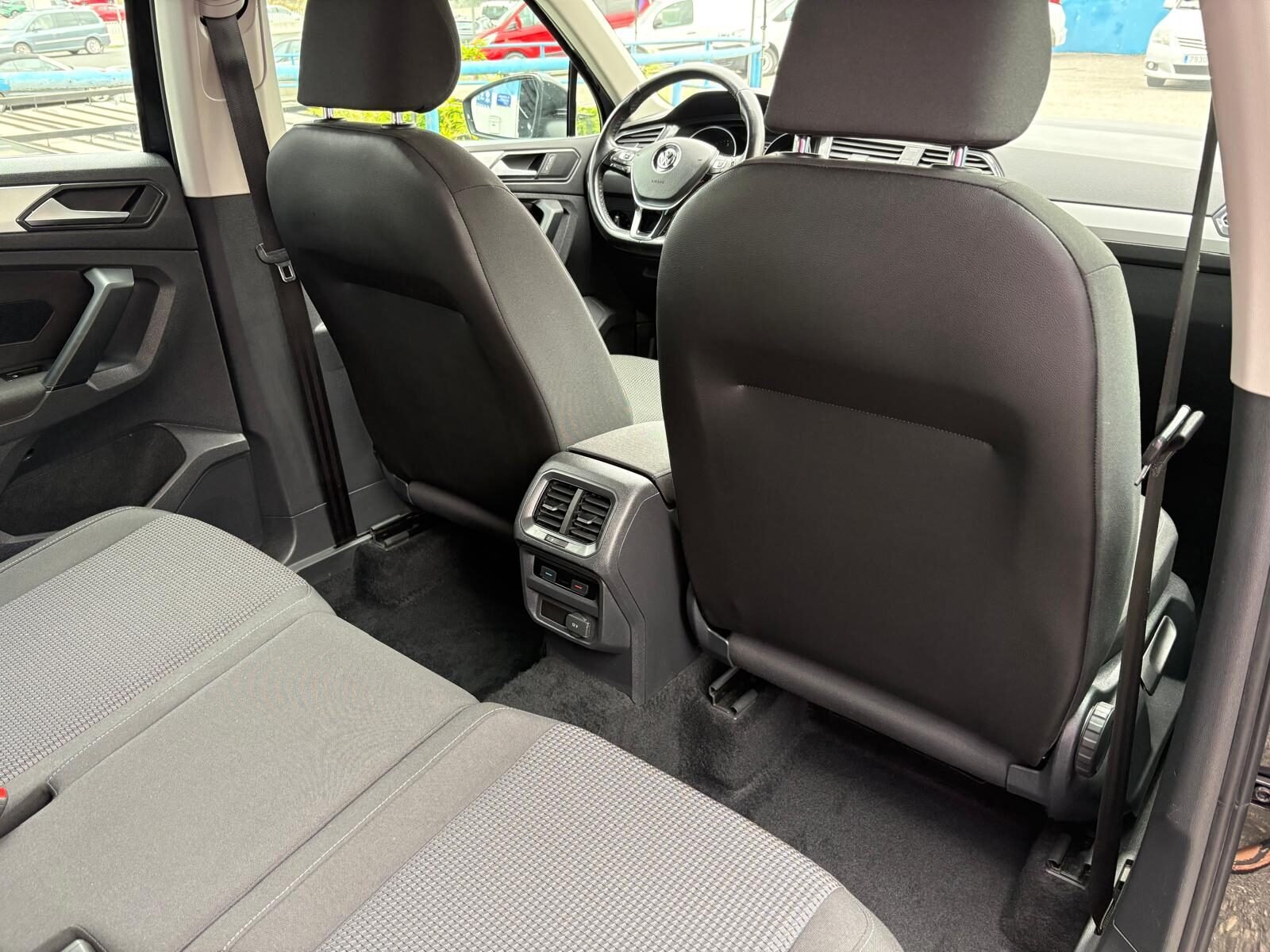 VOLKSWAGEN Tiguan 2.0 TDI Black & White 116