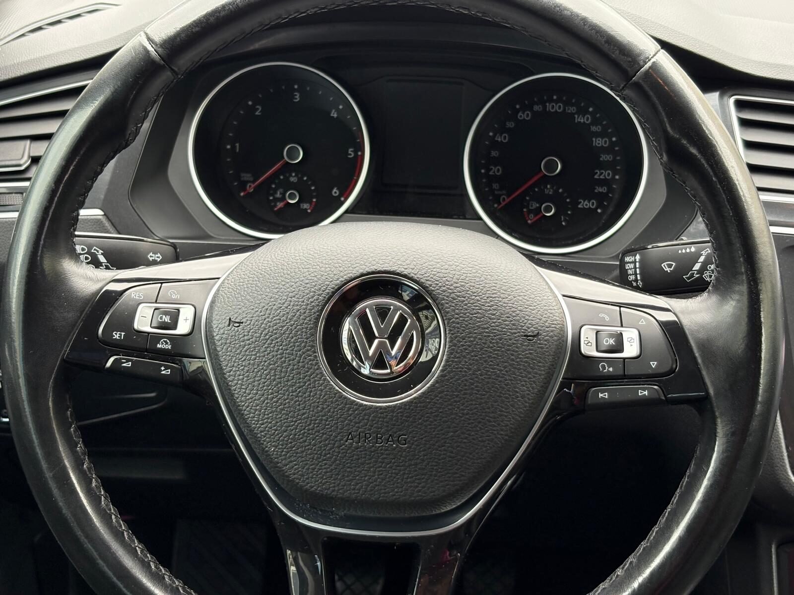VOLKSWAGEN Tiguan 2.0 TDI Black & White 116