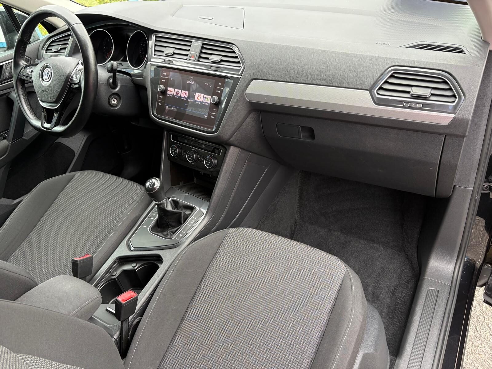 VOLKSWAGEN Tiguan 2.0 TDI Black & White 116