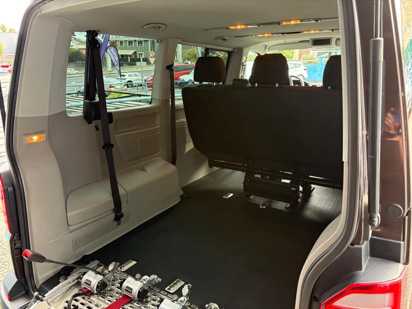 VOLKSWAGEN Caravelle 2.0 TDI Trendline Corta 150