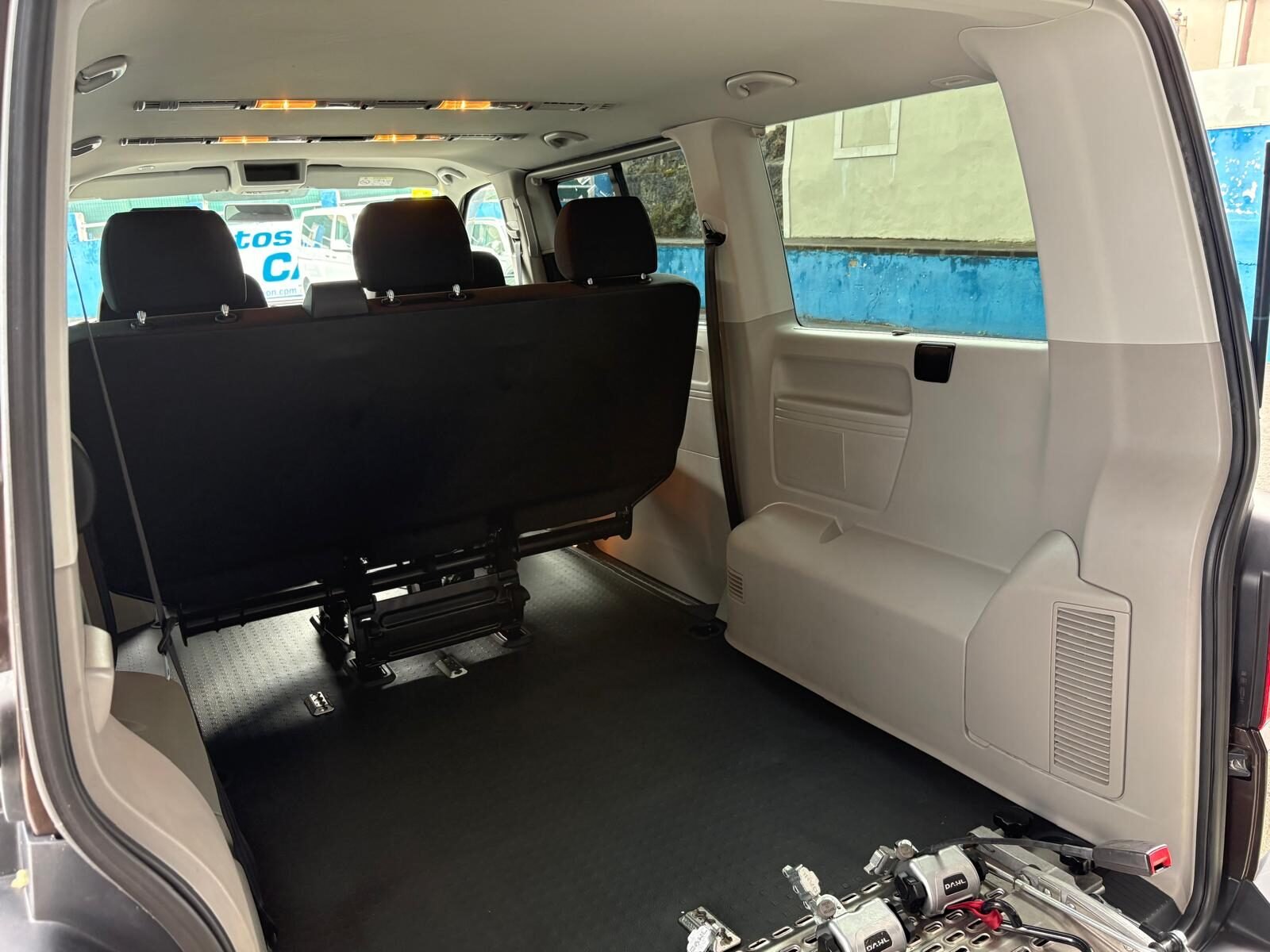VOLKSWAGEN Caravelle 2.0 TDI Trendline Corta 150