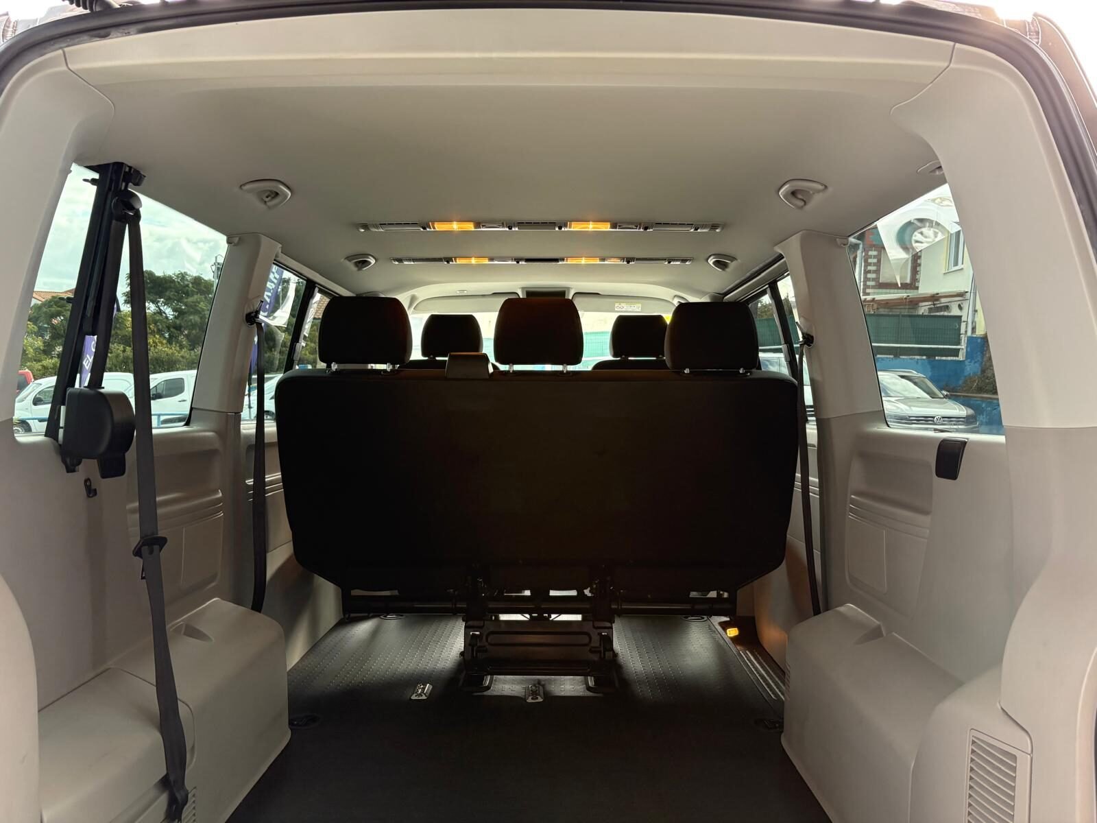 VOLKSWAGEN Caravelle 2.0 TDI Trendline Corta 150