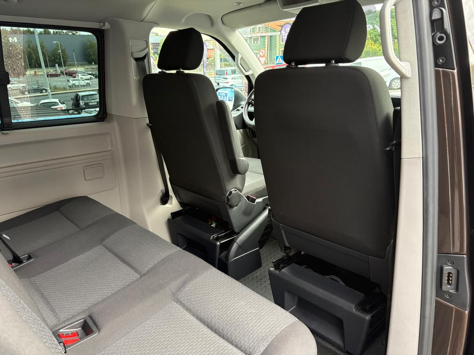 VOLKSWAGEN Caravelle 2.0 TDI Trendline Corta 150