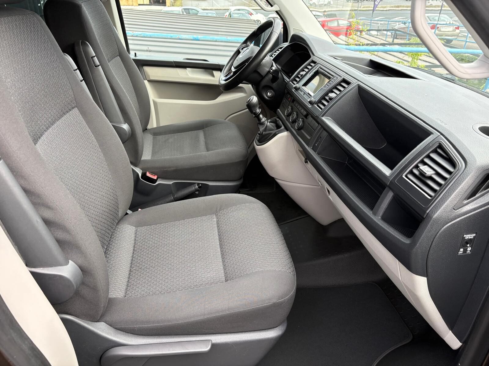 VOLKSWAGEN Caravelle 2.0 TDI Trendline Corta 150