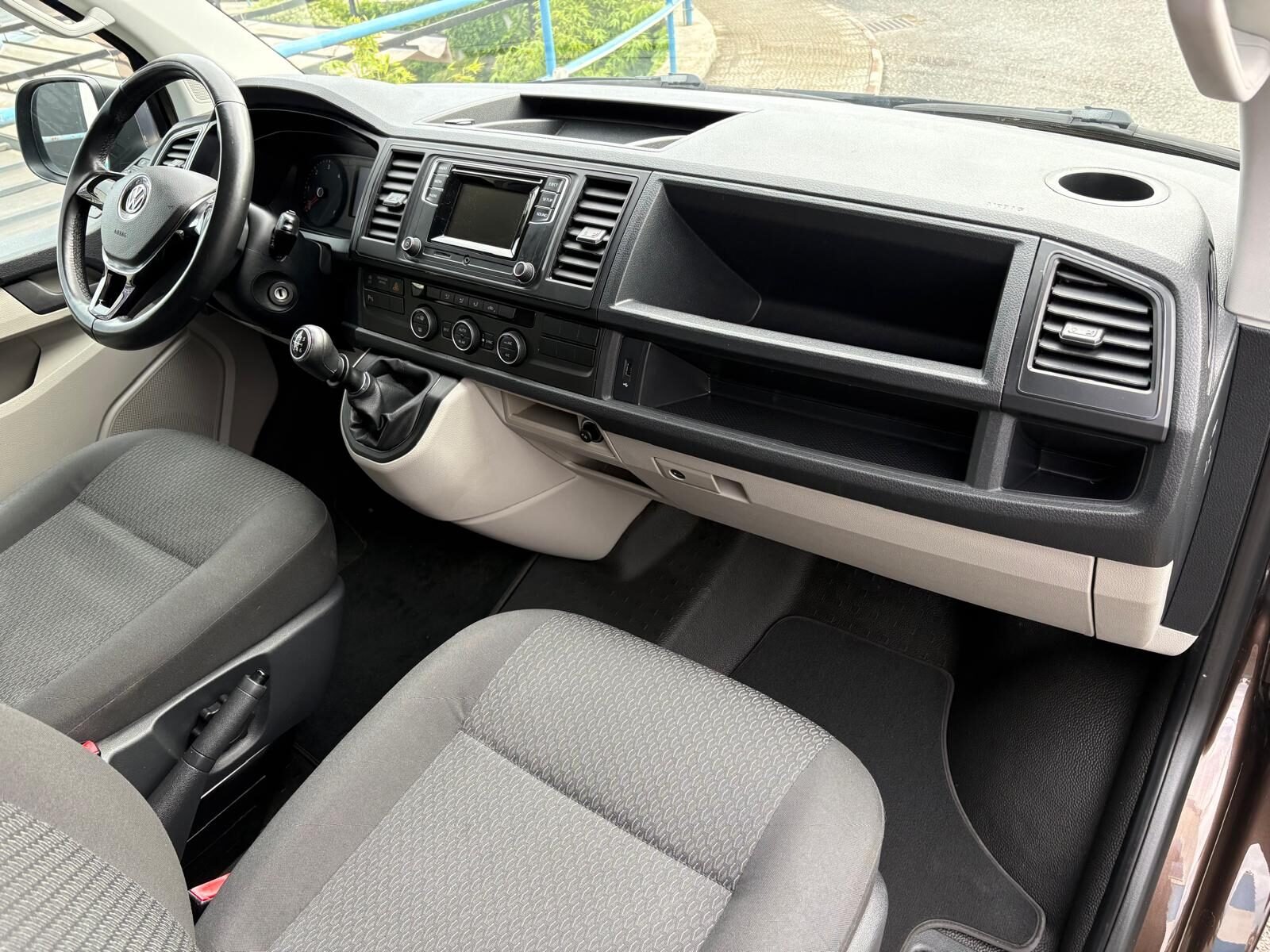 VOLKSWAGEN Caravelle 2.0 TDI Trendline Corta 150