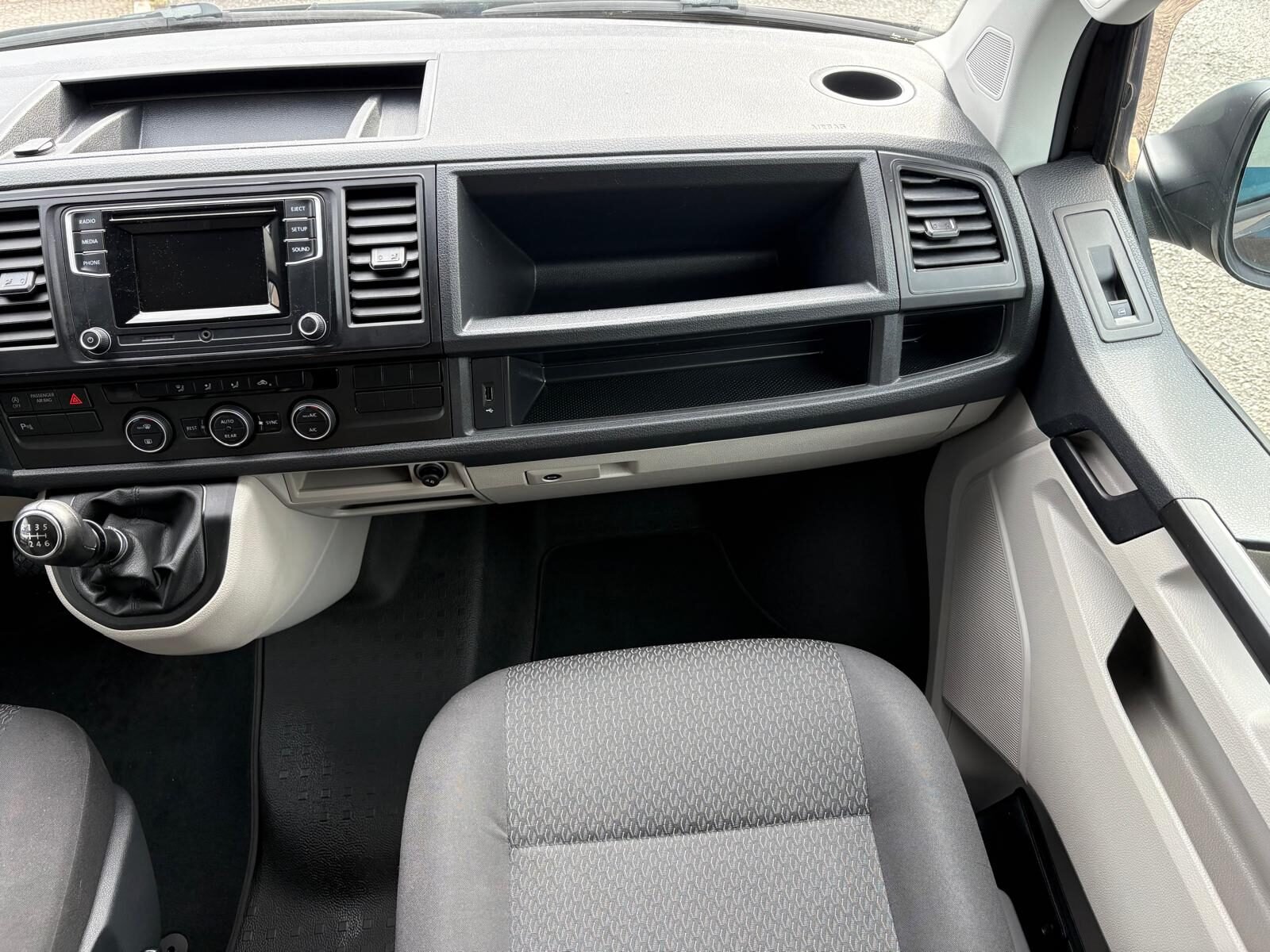 VOLKSWAGEN Caravelle 2.0 TDI Trendline Corta 150