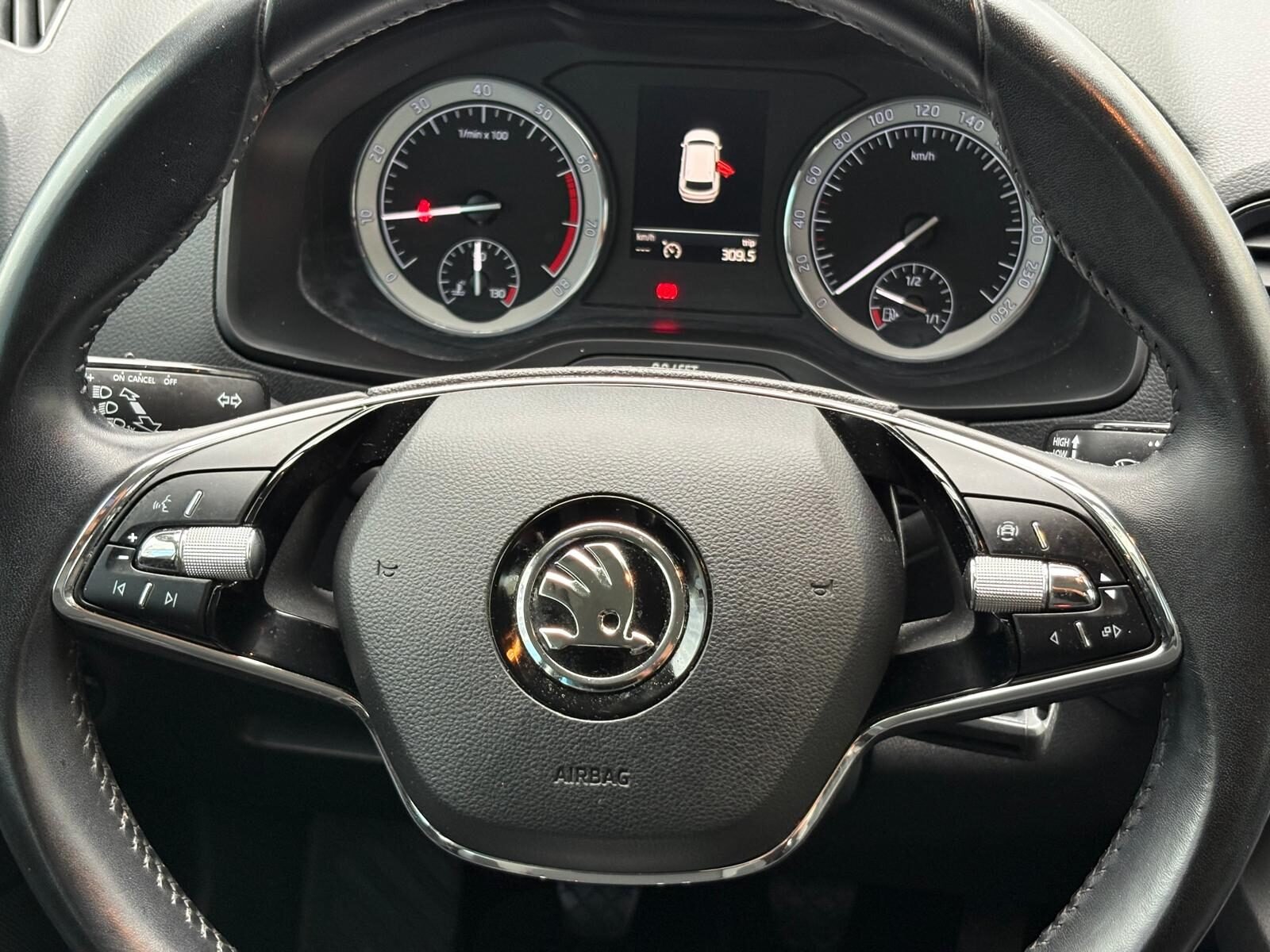 SKODA Karoq 1.0 TSI Active 110