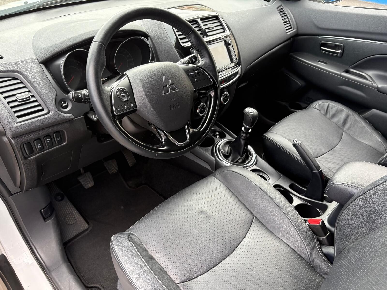 MITSUBISHI ASX 160 DI-D Kaiteki 114