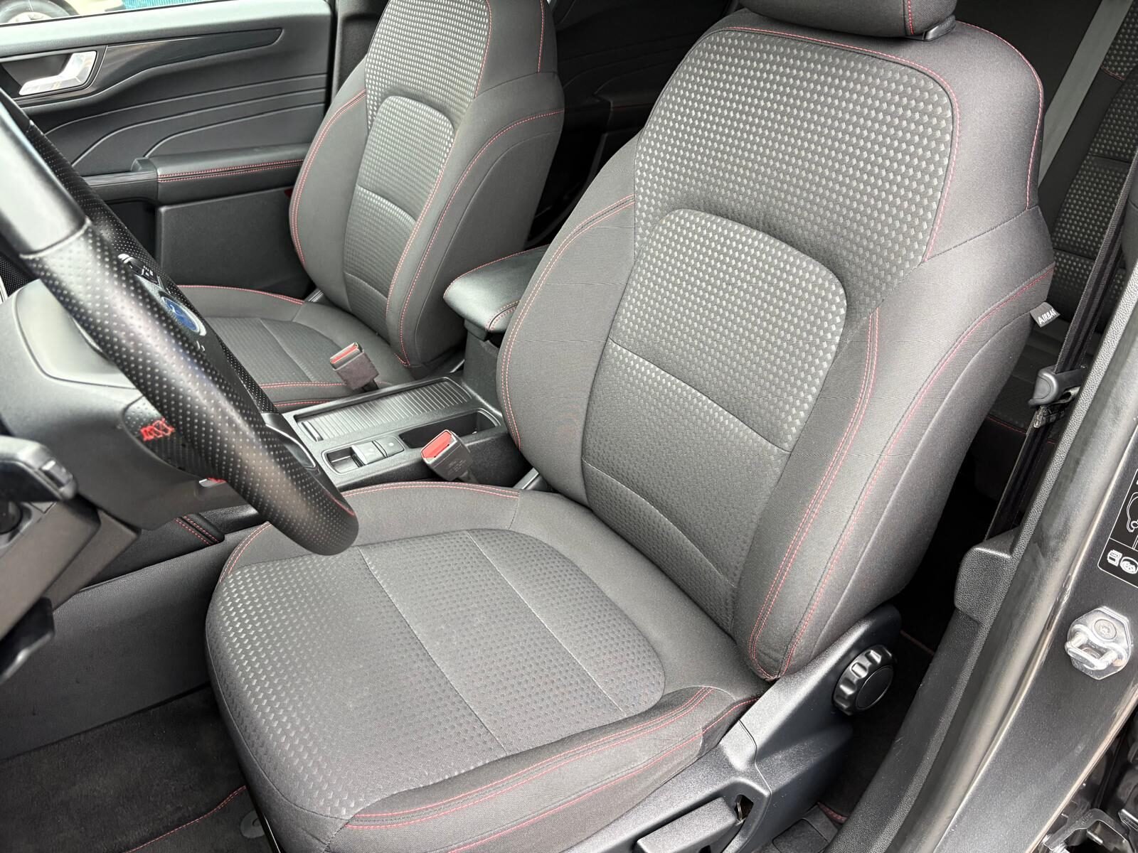 FORD Kuga 1.5 Ecoblue 4x2 ST-Line 120